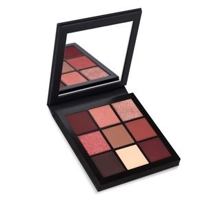 Huda Beauty Mauve Obsessions Eyeshadow Palette
